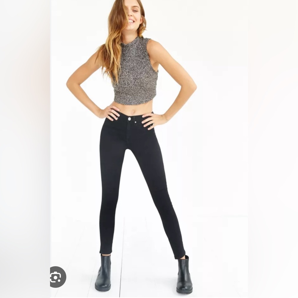 Urban Outfitters - BDG Twig High Rise Black Skinny Jeans
